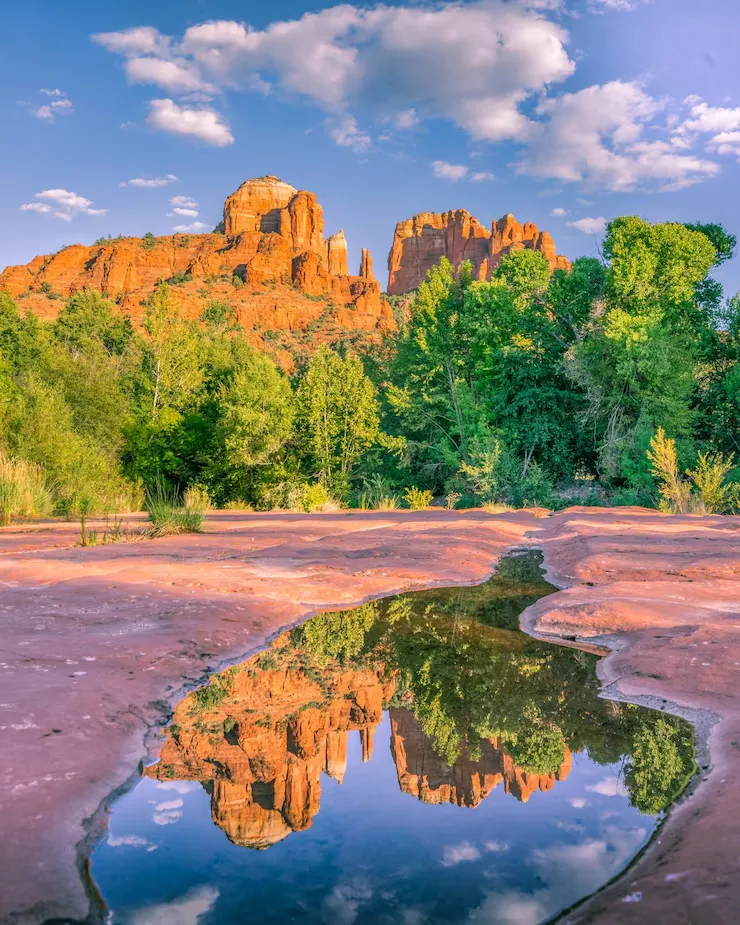 imageye___-_mesmerizing-scenery-cathedral-rock-with-reflection-water-puddle-sedona-usa_181624-61484