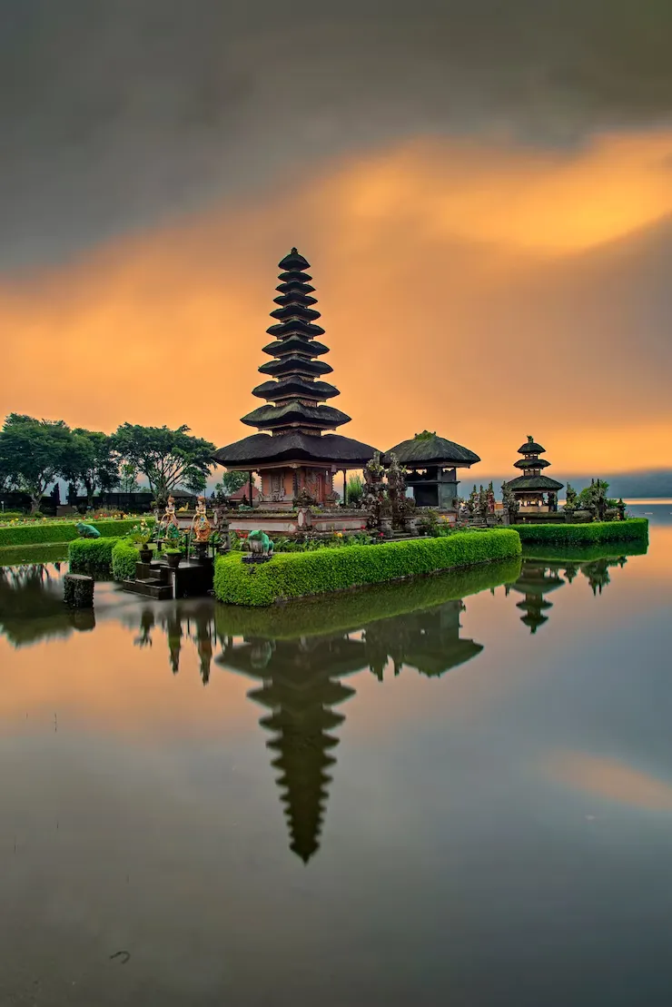 imageye___-_pura-ulun-danu-bratan-bali-indonesia_158797-34
